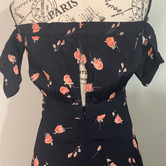 Bardot Maxi Dress in Raining Jasmine FLYNN SKYE
Color:Raining Jasmine Size: S - Picture 3 of 13